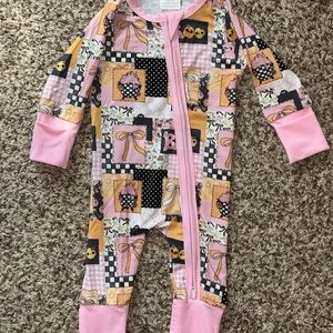 Brand new bamboo Halloween patchwork zippy - size 0-3 month